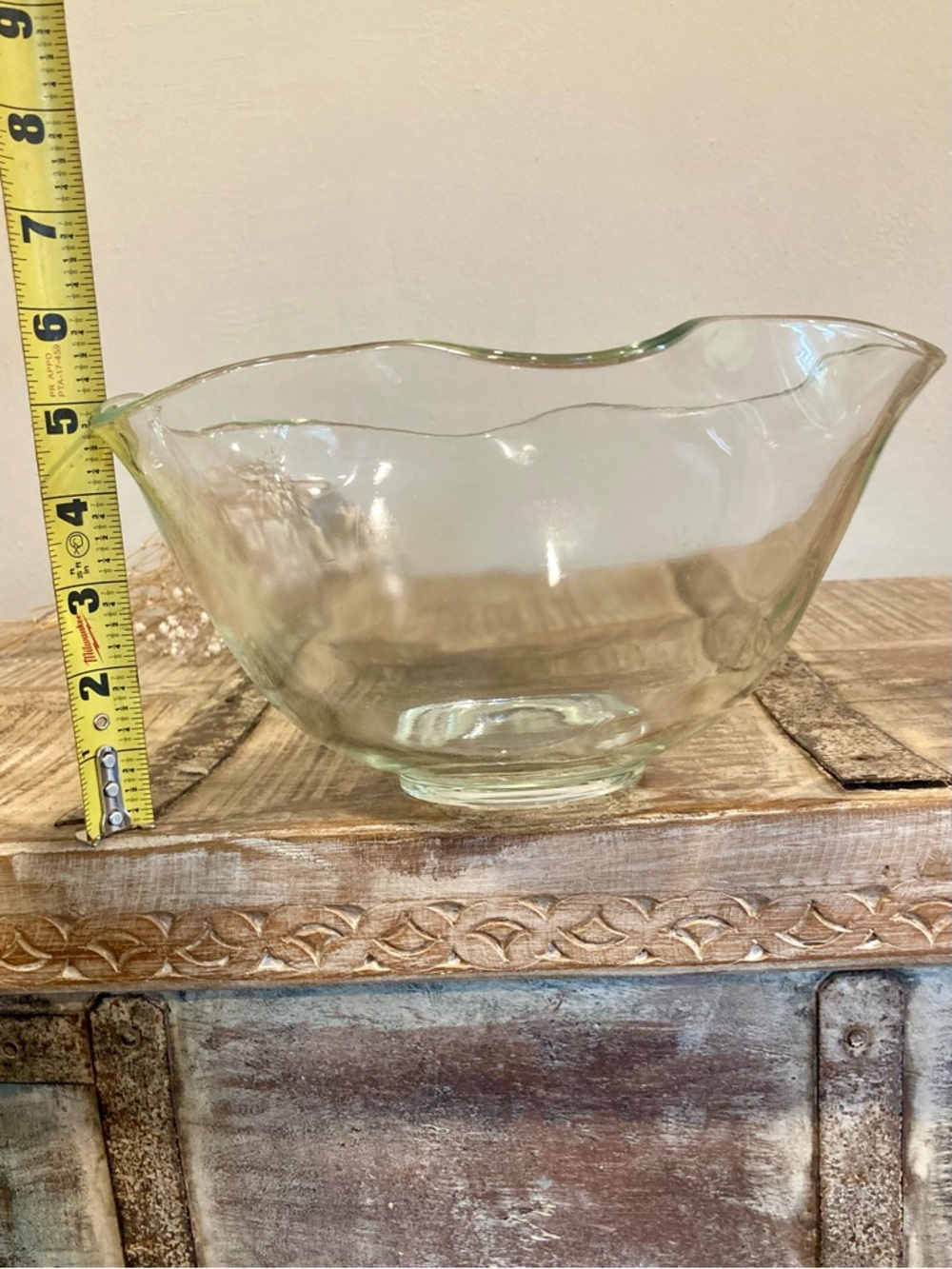 Clear Scalloped Glass Serving Bowl Ruffle Edge 10” Across - Picture 10 of 14